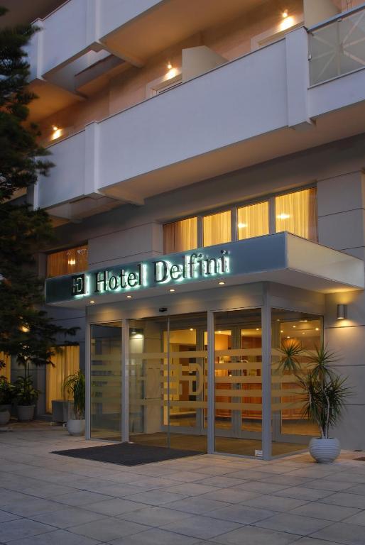 Hotel Delfini Пирей Экстерьер фото